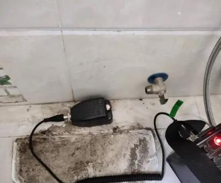 秦皇岛市屋顶漏水维修公司分享下卫生间漏水的危害及解决方法